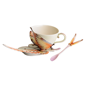 LADYBUG DESIGN SCULPTURED PORCELAIN CUP/SAUCER/SPOON SET LADYBUG DESIGN SCULPTURED PORCELAIN CUP/SAUCER/SPOON SET