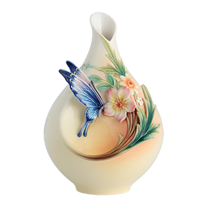 FLUTTERING BEAUTY FLOWER AND BUTTERFLY VASE